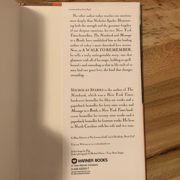 ❗️SOLD❗️A Walk To Remember Book - Picture 5 of 8